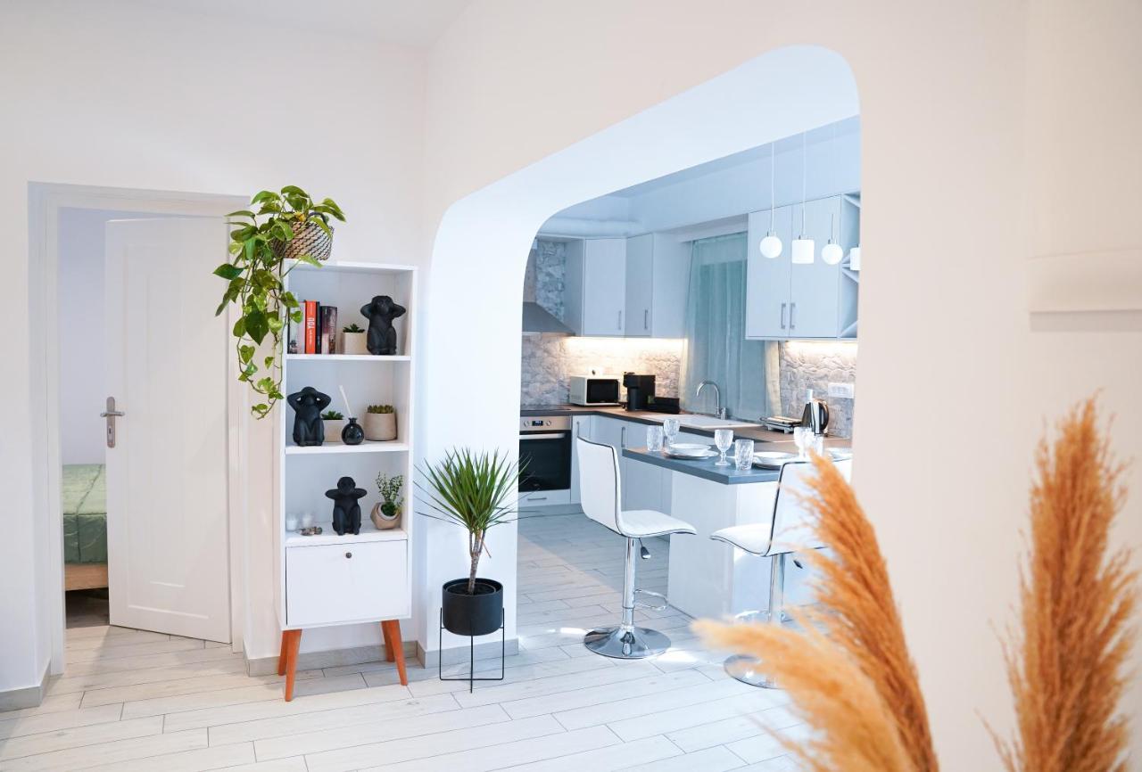 Sunstone Apartment Fira  Eksteriør billede